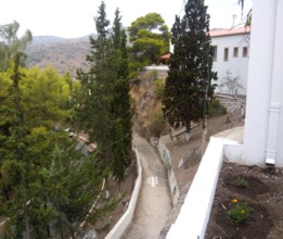 Drumul din laterala Manastirii Drumul din laterala Manastirii